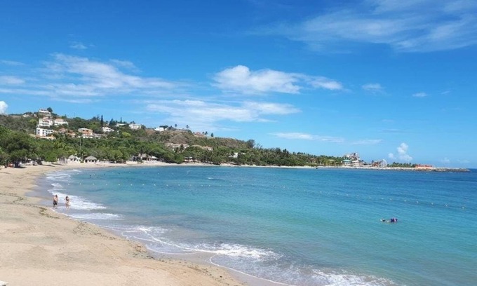 Cofresi Hotel | Skylight Suites Restaurant Bar