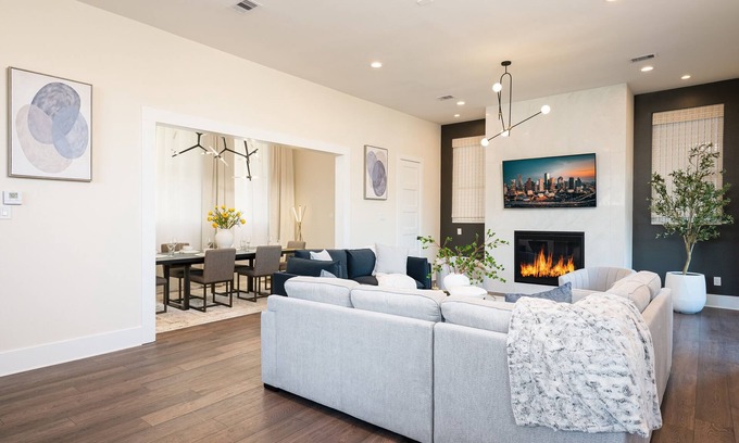 Washington Ave./ Memorial Park House | Skyline View Retreat: 4-Story Luxury Near Downtown