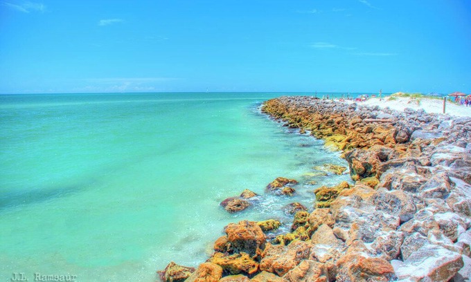 Largo House | Skyview Escape with a rooftop deck and an elevator - near Clearwater Beach