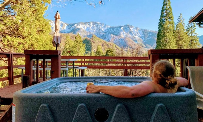 Camp Nelson House | Slate Mountain View Hot Tub Sequoias Trail of 100 Giants River EV