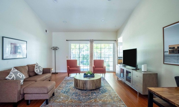 Foster City House | Sleek Foster City 4BR w/Backyard, close to Parks & Shops, by Blueground