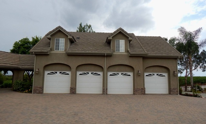 Temecula Cottage | SLEEP IN THE VINES! Perfect for 2 − 4 people!