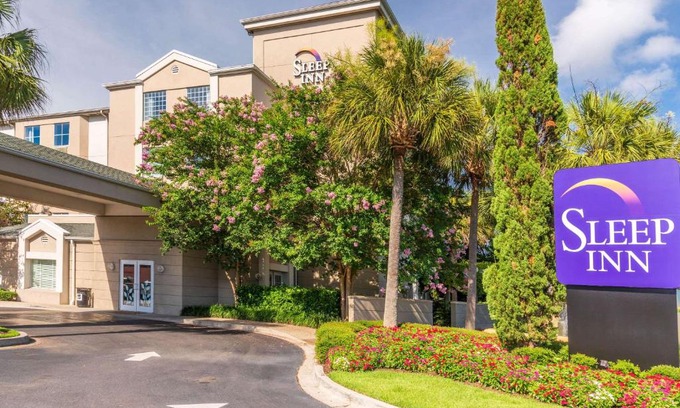 West Ashley Hotel | Sleep Inn Charleston - West Ashley