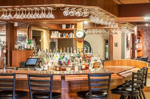 Minot Hotel | Sleep Inn & Suites Conference Center and Water Park