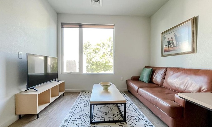 Bowling Green Apartment | Sleepover 1BD 1BA Downtown Bowling Green Apartments