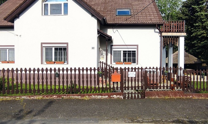 Vonyarcvashegy House | Sleeps 18 - Lakeview - House - Vonyarcvashegy