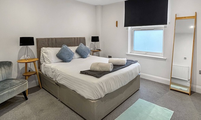 Grantham Apartment | Sleeps 4- 1-Bedroom Apartment – Walking Distance to Grantham Town Centre!