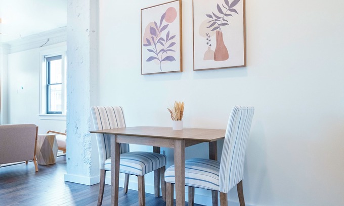 Uptown District Hotel | Sleeps 6 Full Condo Unit at The Standard Downtown