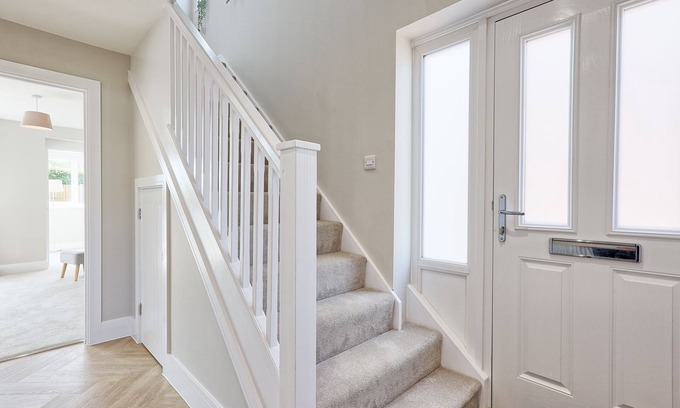 Feering House | Sleeps 8, Wifi, Whole House, Spacious, Refurbished