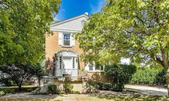 Evanston House | Sleepy Sanctuary