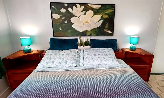 Waialua Condo | Slice of Heaven Studio