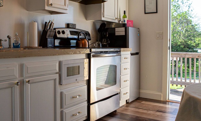 Ste Genevieve House | 😇Slice of Heaven by Property Lovers 💕