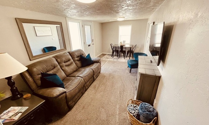 Ucon Apartment | Small Group Apartment in Century-Old Building Apt#4