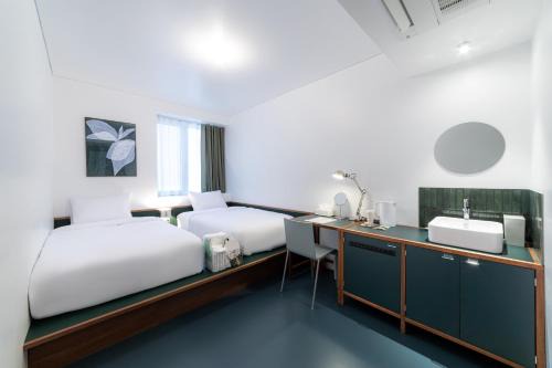 Myeongdong Hotel | Small House Big Door Myeongdong