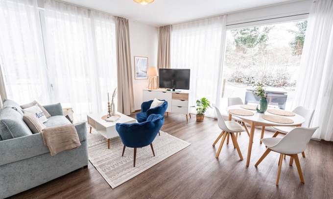 Bad Zwischenahn Apartment | SmartFewo: Set sail | lakeside terrace | sauna - Residence by the small sea