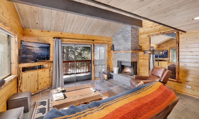 Big Bear Lake House | Smith Chalet at Snow Summit- Furnished Resort Condo- Foosball- Walk To Lifts
