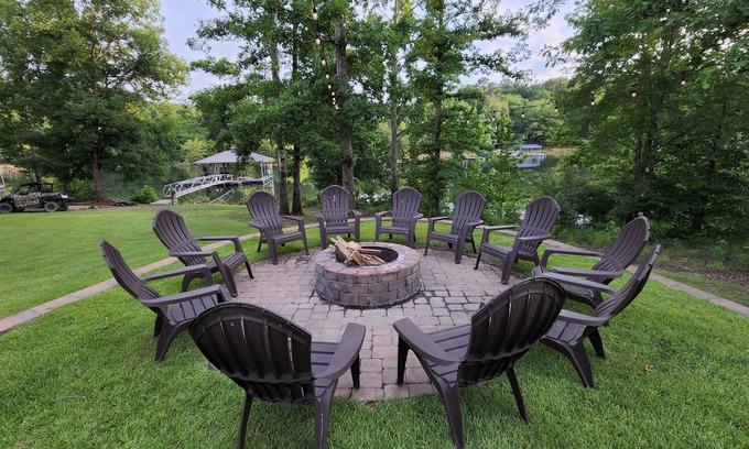 Arley Cottage | Smith Lake Enjoyment Awaits!