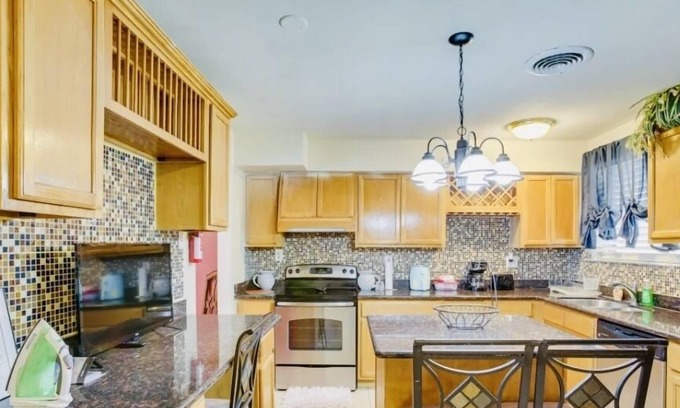 Read Boulevard West House | Smoke free Beautiful home close to down town, bus route with off street parking.