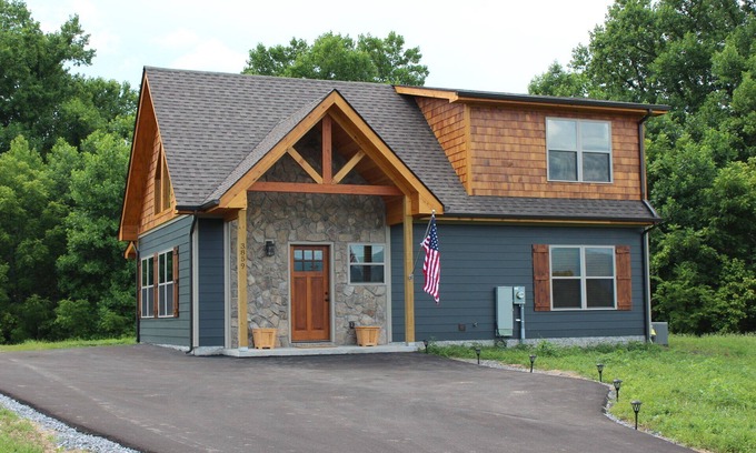 Cosby Cabin | Smoky Mountains Cabin w/Hot Tub & Cozy Fireplace