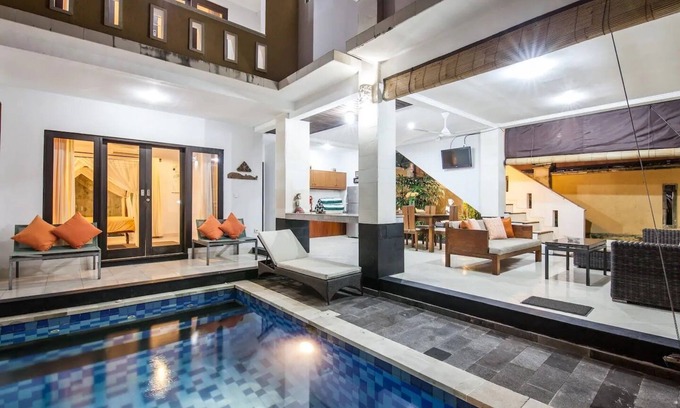 Legian City-Centre Villa | SMV . 5-BR · ❤️5BR Pool Prime Area Walk to Beach N Shops Legian