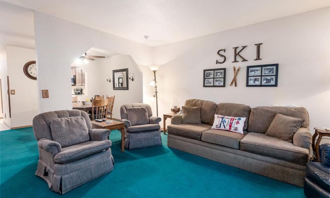 Summit Estates House | Snow Summit Getaway - Walk to Snow Summit Ski Resort