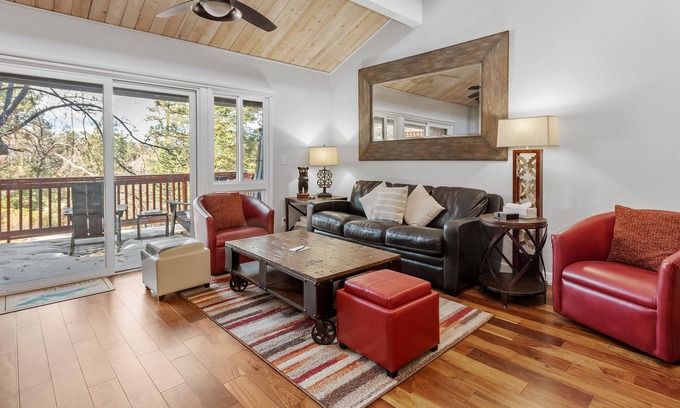 Big Bear Lake Cabin | Snow Summit Thrush8 - Walk to Snow Summit, Hot Tub, Swimming Pool