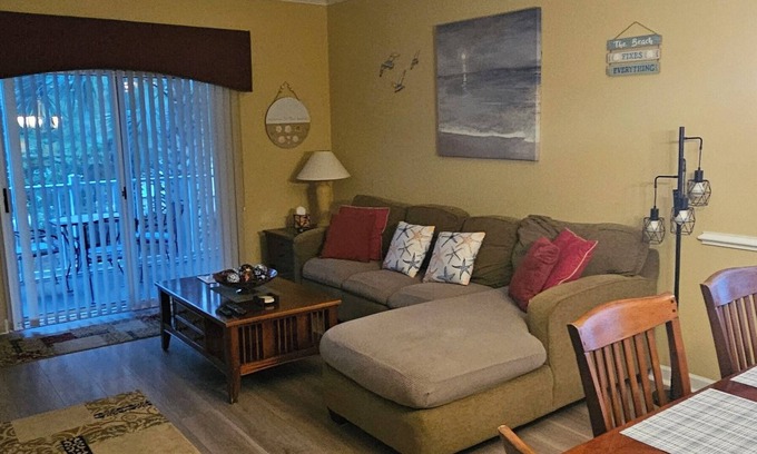 North Myrtle Beach Condo | SNOWBIRDS WELCOME Dates going fast. Pet Friendly 2B/2B Condo in Barefoot Resort