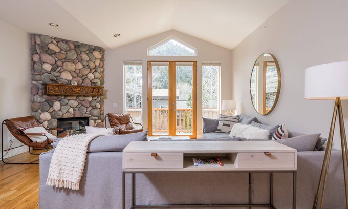 Ketchum Condo | SnowStar - River Run Ketchum Condo - Baldy Views & Short Walk to Skiing & Town