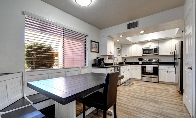 Paradise Valley Village House | So SnAZzy Ground Floor King