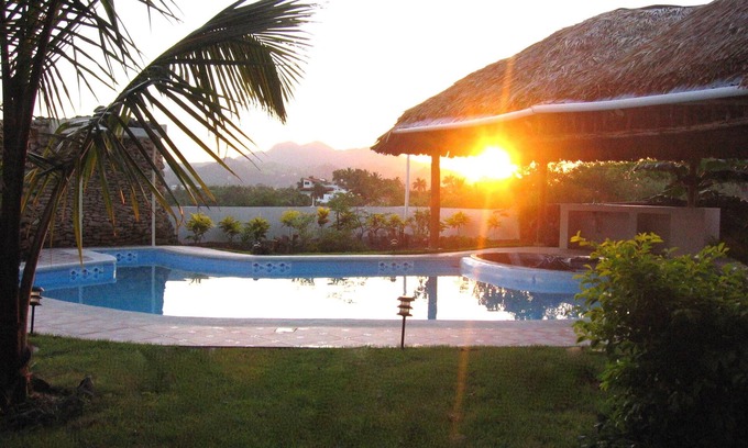 Ensanche Miramar Apartment | Soak in the Sun, Sand and Scenery-walk to Beach-Best Rates for LUXURY & VIEW