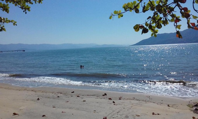 Pontal da Cruz House | Sobrado para 10 pessoas na Praia- Familiar