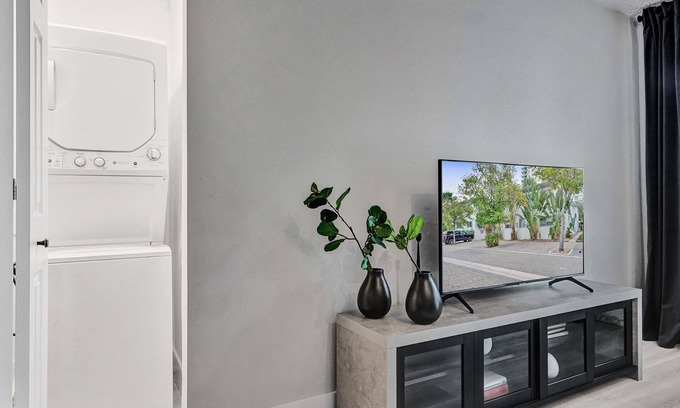 West Avenue Apartment | SOHO Suite 2 Bd/2BA Miami Beach Lincoln Casa