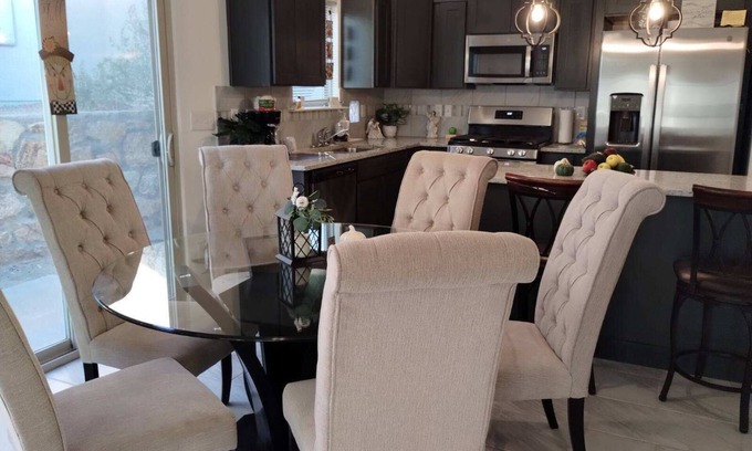 Socorro House | Soirée spacious 6-bedroom house in enjoyable El Paso located in a vibrant site.n