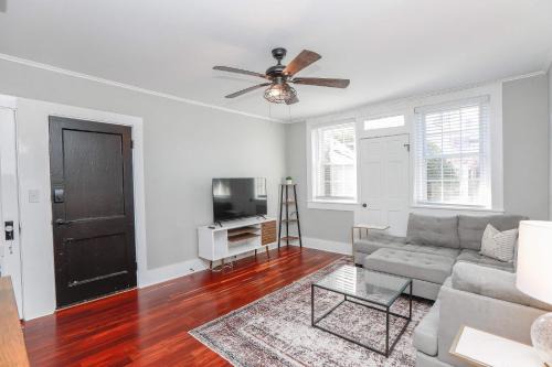 Ghent Apartment | Sojourn at Colley Manor Unit 1 Sleeps 4