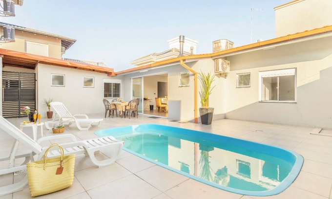 Daniela House | Sol House/Beachfront, with Pool/Daniela Beach/Jurerê Int/Florianópolis