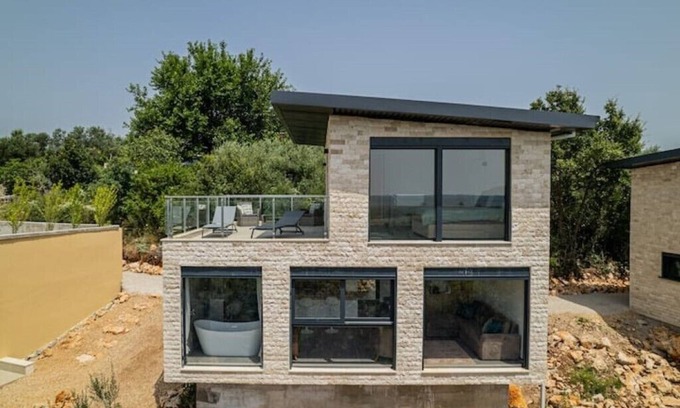 Ulcinj House | Solana`s View! Vacation home with unique views - quiet location - infinity pool!