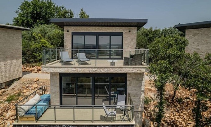 Ulcinj House | Solana`s View! Vacation home with unique views - quiet location - infinity pool!