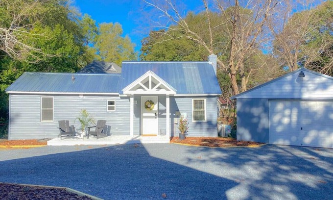 Southern Pines House | Solitude at The Shire 255 - Unit D - Downtown!