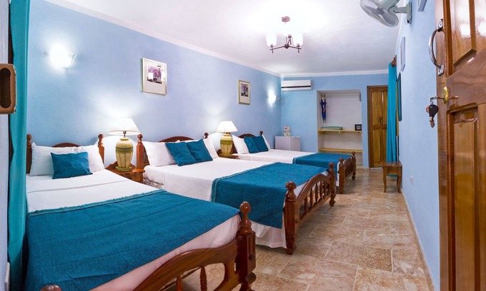 Trinidad House | Sombrilla ft Casa You and Me - Adults Only