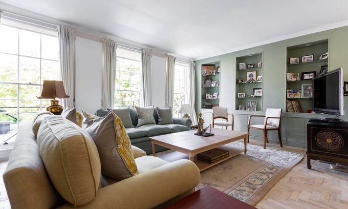 Holland Park Apartment | Somerset Square by onefinestay