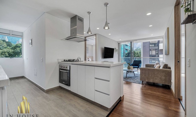 El Castillo Apartment | Sophisticated Apt with AC & gym - Campestre 704