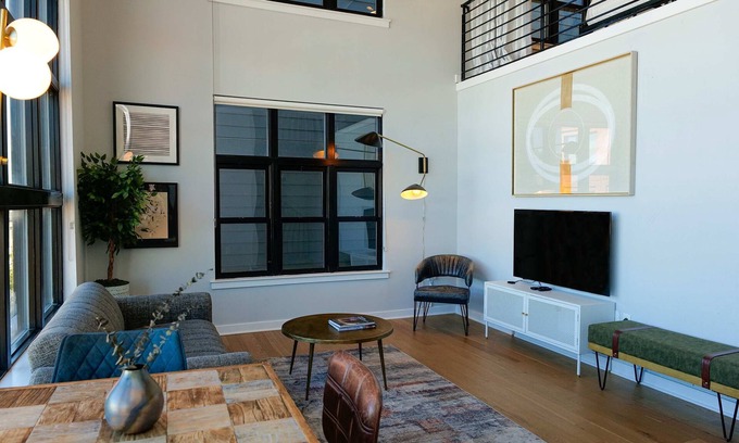 Old City Apartment | Sosuite 1BR Apt w W D Shared Roofdeck