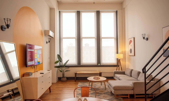 West Philadelphia Apartment | Sosuite | Studio Loft Gym, Lounge