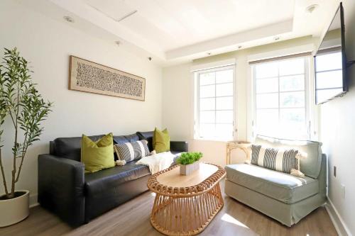 South Pointe Apartment | South Beach South of Fifth 1 Bedroom Apartment Steps to Beach Sleeps 5 Pet Friendly