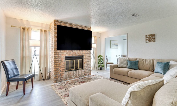 South Oklahoma City Cottage | South OKC Home w/Game Room: 18 Mi to OU Campus!