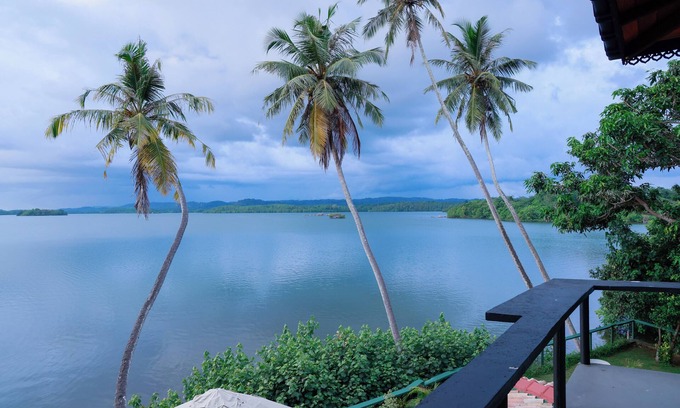 Kathaluwa Villa | South Point Cottage - Whole Villa 3 Bedrooms (Sleeps 6)