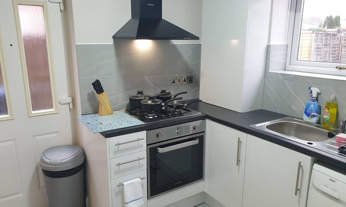 South Shields House | South Shield's Diamond 3 Bedroom House Sleeps 6