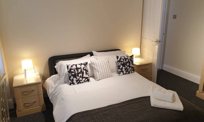 South Shields Apartment | South Shield's Emerald 2 Bed Apartment