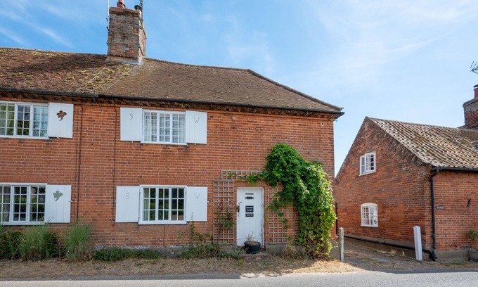 Westleton House | South West Cottage - Three Bedroom House, Sleeps 4