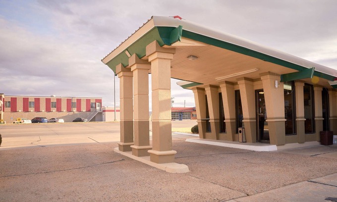 Liberal Hotel | South Wind Inn